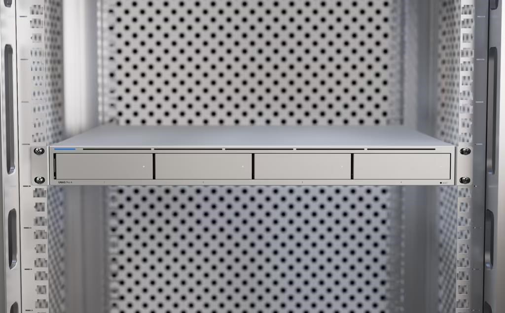 UBNT UNAS Pro 4